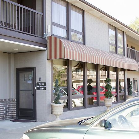 Cottonwood Inn & Suites Phillipsburg Bagian luar foto