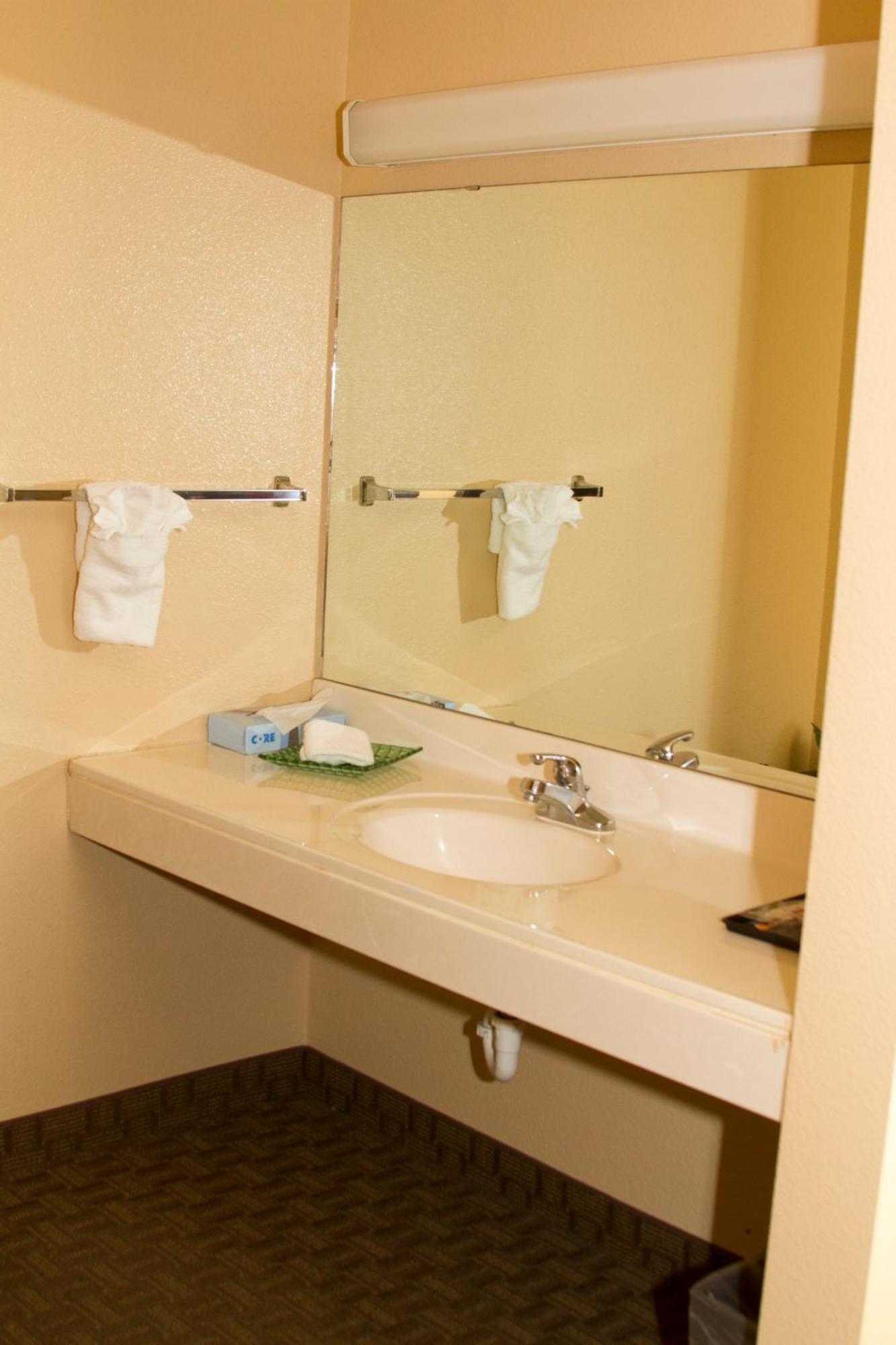 Cottonwood Inn & Suites Phillipsburg Ruang foto
