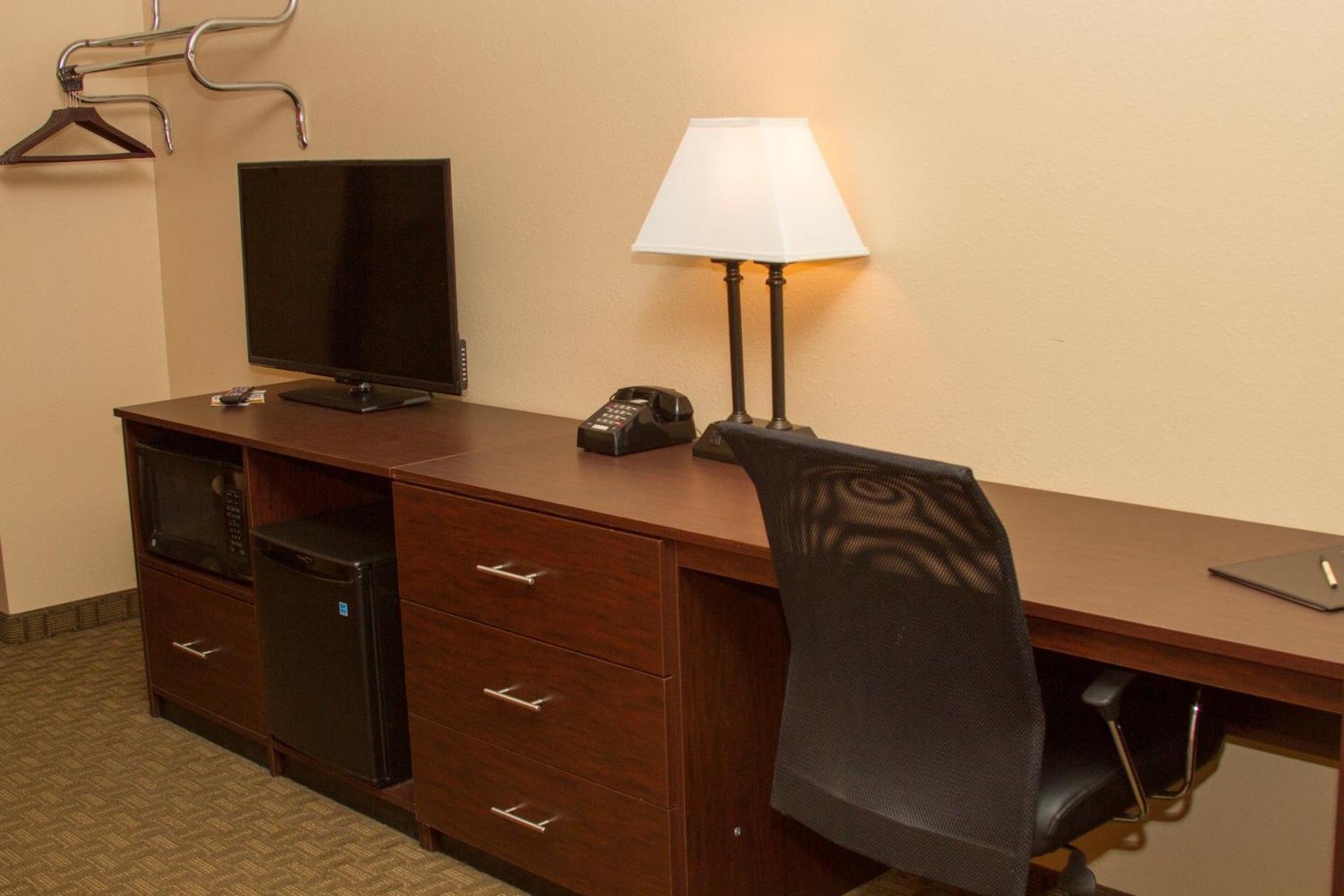 Cottonwood Inn & Suites Phillipsburg Ruang foto