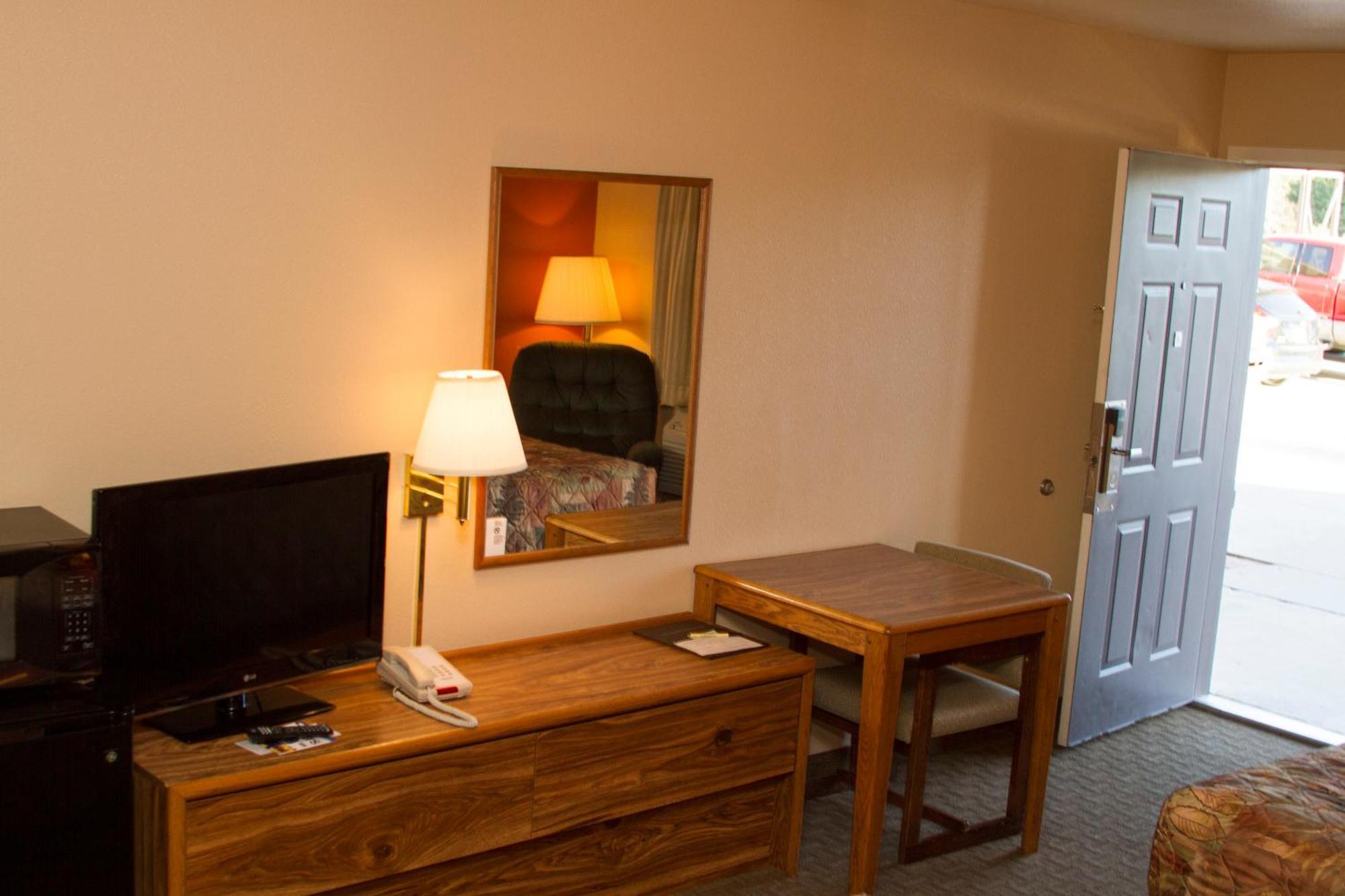Cottonwood Inn & Suites Phillipsburg Ruang foto