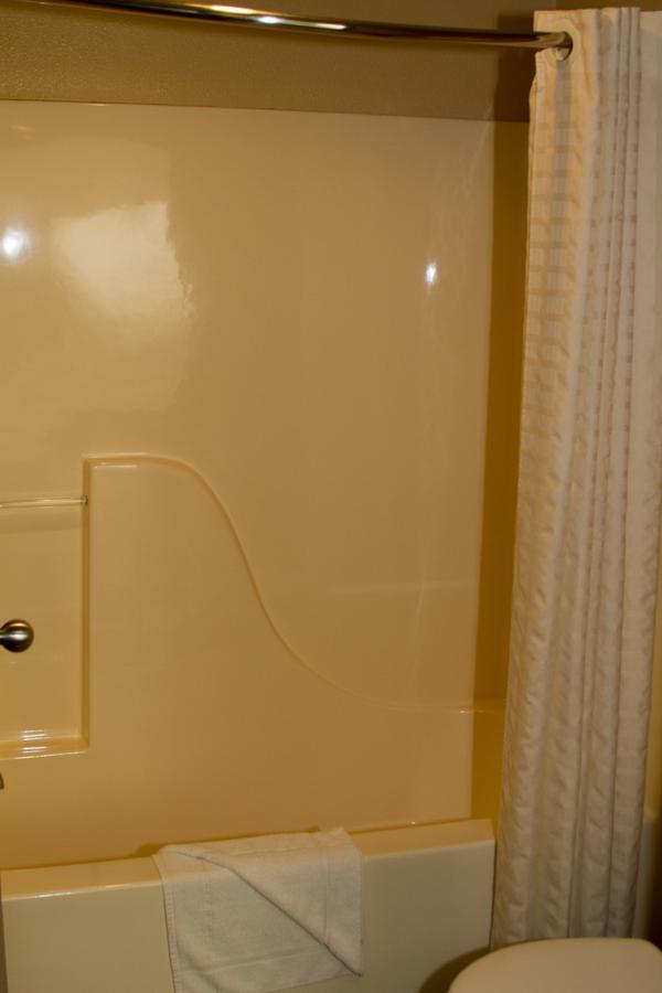 Cottonwood Inn & Suites Phillipsburg Bagian luar foto
